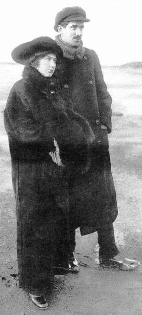 1908. Куоккале. Корней Чуковский и Мария Аронова-Берова Гольдфельд (Мария Борисовна) Гольдфельд